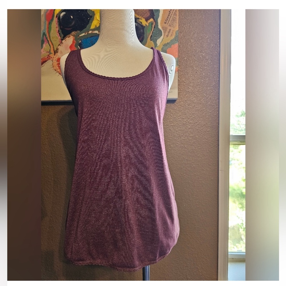 D31-Lululemon Ruby Red High Low Top - image 1